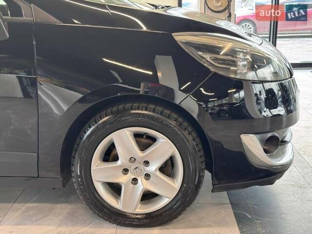 Черный Рено Сценик, объемом двигателя 1.46 л и пробегом 225 тыс. км за 7990 $, фото 5 на Automoto.ua