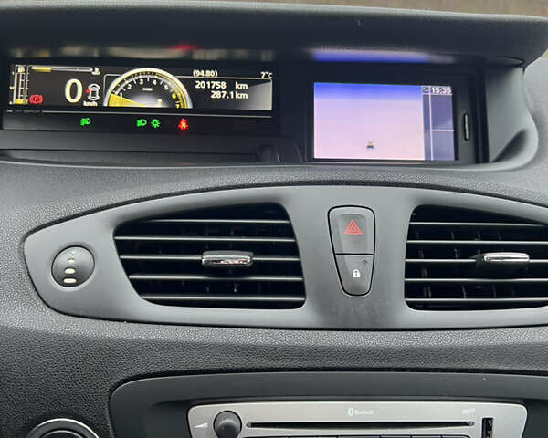 Черный Рено Сценик, объемом двигателя 1.6 л и пробегом 202 тыс. км за 8799 $, фото 31 на Automoto.ua