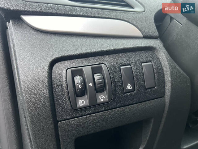 Черный Рено Сценик, объемом двигателя 1.6 л и пробегом 202 тыс. км за 8799 $, фото 26 на Automoto.ua