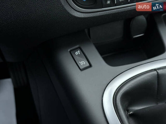 Черный Рено Сценик, объемом двигателя 1.6 л и пробегом 225 тыс. км за 9900 $, фото 98 на Automoto.ua