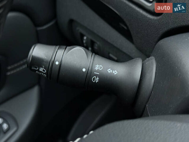 Черный Рено Сценик, объемом двигателя 1.6 л и пробегом 225 тыс. км за 9900 $, фото 96 на Automoto.ua