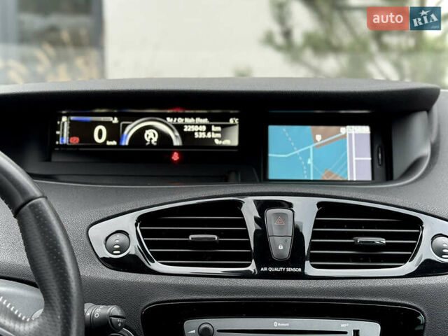 Черный Рено Сценик, объемом двигателя 1.6 л и пробегом 225 тыс. км за 9900 $, фото 62 на Automoto.ua