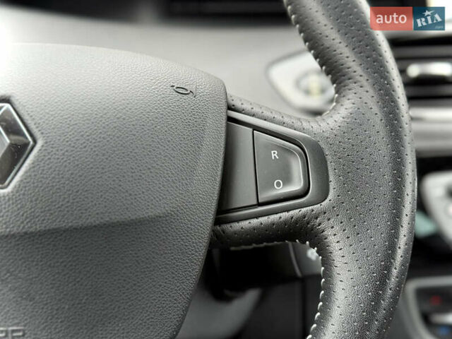 Черный Рено Сценик, объемом двигателя 1.6 л и пробегом 225 тыс. км за 9900 $, фото 95 на Automoto.ua