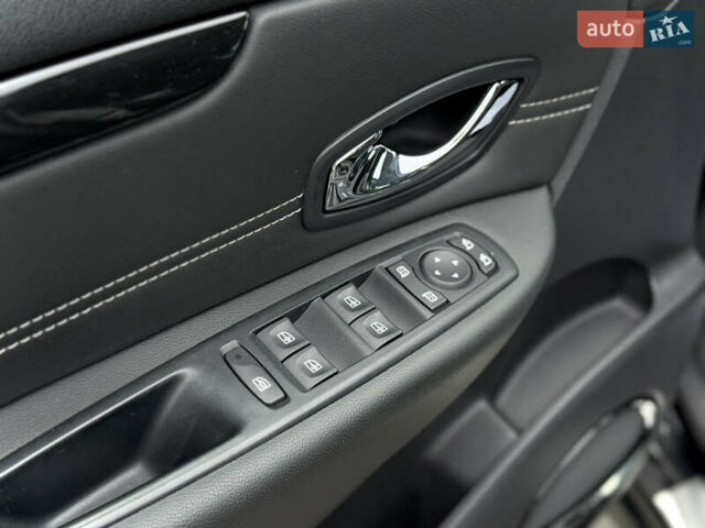 Черный Рено Сценик, объемом двигателя 1.6 л и пробегом 225 тыс. км за 9900 $, фото 82 на Automoto.ua