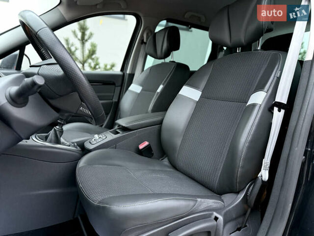 Черный Рено Сценик, объемом двигателя 1.6 л и пробегом 225 тыс. км за 9900 $, фото 67 на Automoto.ua