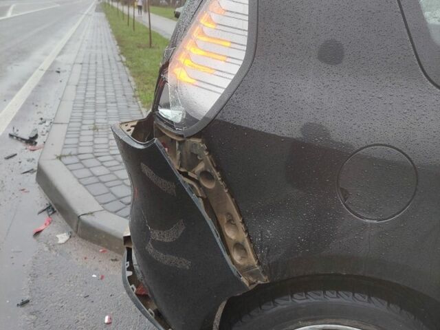 Черный Рено Сценик, объемом двигателя 1.5 л и пробегом 255 тыс. км за 3799 $, фото 4 на Automoto.ua