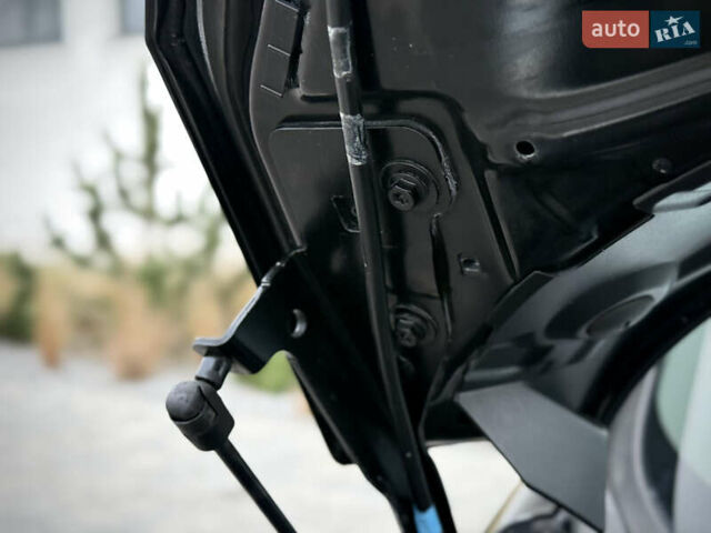 Черный Рено Сценик, объемом двигателя 1.6 л и пробегом 225 тыс. км за 9900 $, фото 51 на Automoto.ua