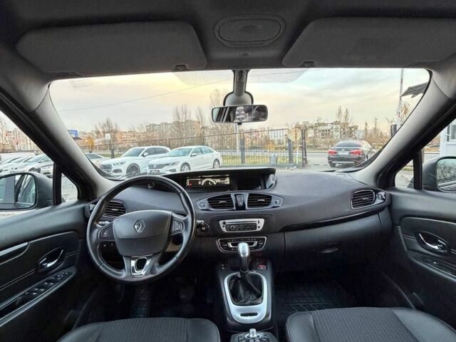 Рено Сценік 2013 у Києві на Automoto.ua Чорний Рено Сценік, об'ємом двигуна 0 л та пробігом 292 тис. км за 7200 $, фото 7 на Automoto.ua