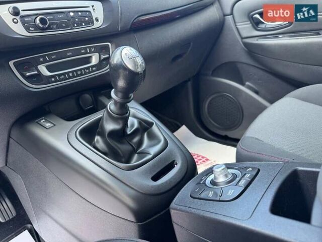 Черный Рено Сценик, объемом двигателя 1.5 л и пробегом 182 тыс. км за 8100 $, фото 10 на Automoto.ua