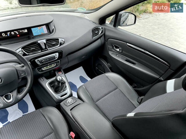 Черный Рено Сценик, объемом двигателя 1.6 л и пробегом 225 тыс. км за 9900 $, фото 59 на Automoto.ua