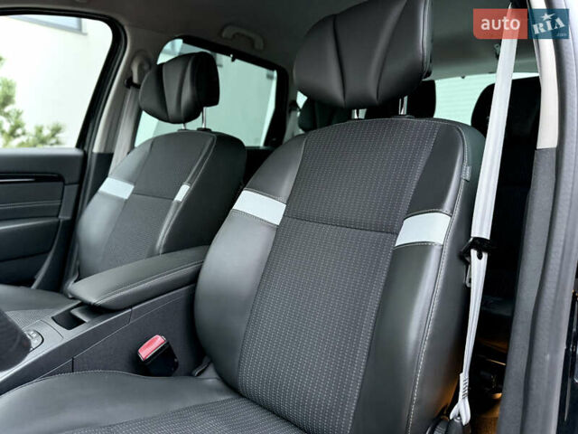 Черный Рено Сценик, объемом двигателя 1.6 л и пробегом 225 тыс. км за 9900 $, фото 68 на Automoto.ua