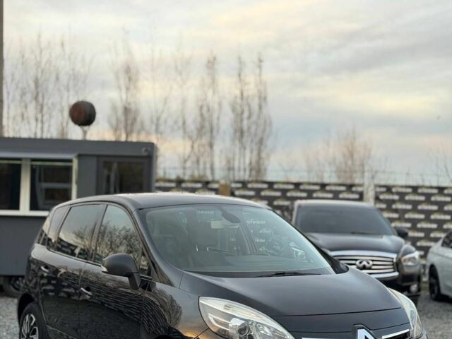 Рено Сценік 2013 у Києві на Automoto.ua Чорний Рено Сценік, об'ємом двигуна 0 л та пробігом 292 тис. км за 7200 $, фото 1 на Automoto.ua