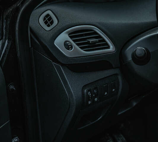 Черный Рено Сценик, объемом двигателя 1.2 л и пробегом 178 тыс. км за 7500 $, фото 26 на Automoto.ua