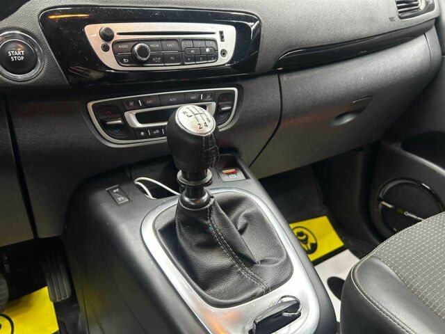 Черный Рено Сценик, объемом двигателя 1.5 л и пробегом 280 тыс. км за 8700 $, фото 11 на Automoto.ua