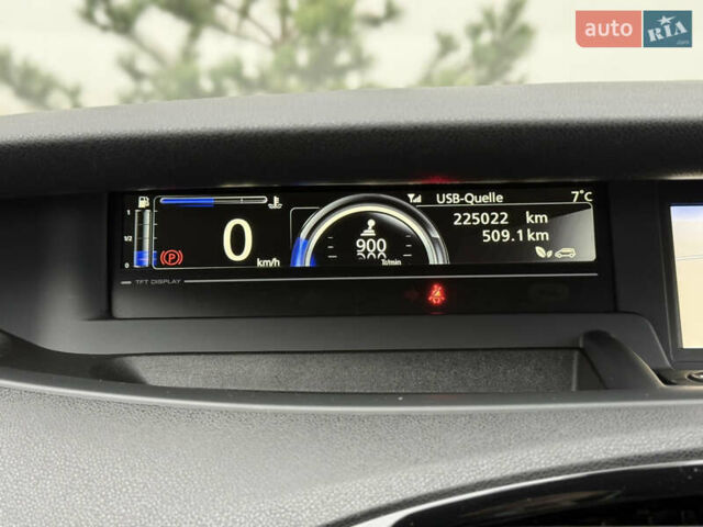 Черный Рено Сценик, объемом двигателя 1.6 л и пробегом 225 тыс. км за 9900 $, фото 101 на Automoto.ua