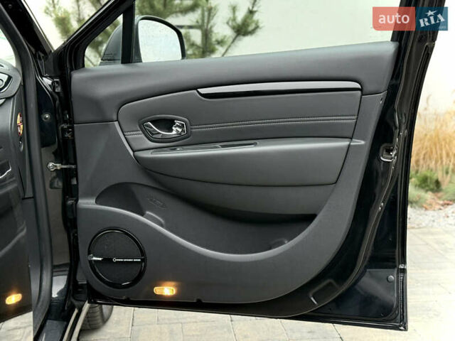 Черный Рено Сценик, объемом двигателя 1.6 л и пробегом 225 тыс. км за 9900 $, фото 86 на Automoto.ua