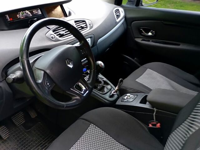 Черный Рено Сценик, объемом двигателя 1.5 л и пробегом 285 тыс. км за 9000 $, фото 2 на Automoto.ua