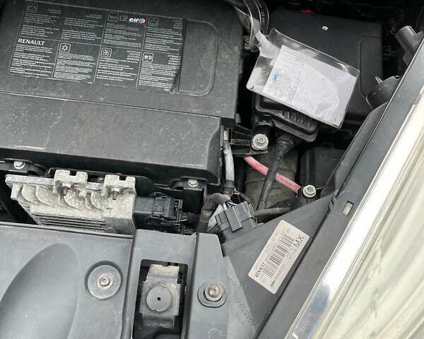 Рено Сценик 2014 в Виннице на Automoto.ua Черный Рено Сценик, объемом двигателя 1.46 л и пробегом 270 тыс. км за 9400 $, фото 20 на Automoto.ua