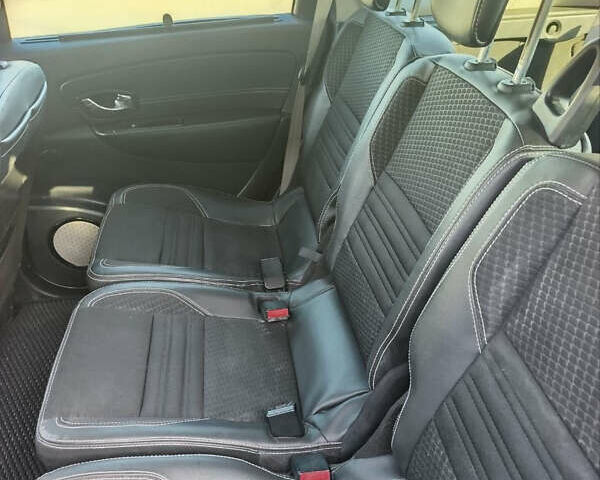 Черный Рено Сценик, объемом двигателя 1.2 л и пробегом 270 тыс. км за 9300 $, фото 9 на Automoto.ua