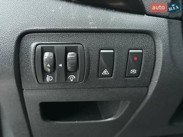 Чорний Рено Сценік, об'ємом двигуна 1.6 л та пробігом 299 тис. км за 8800 $, фото 32 на Automoto.ua