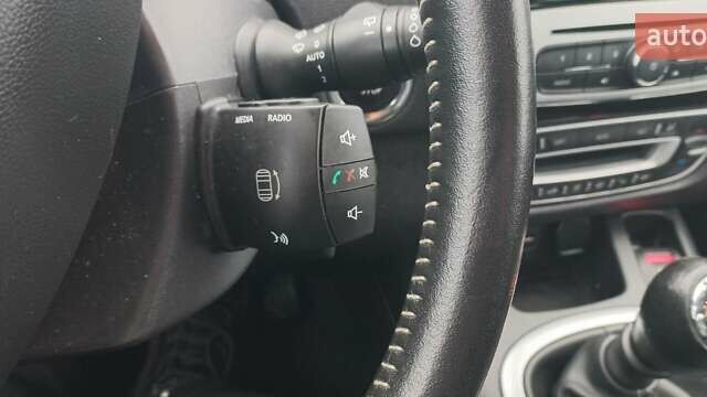 Черный Рено Сценик, объемом двигателя 1.46 л и пробегом 150 тыс. км за 10999 $, фото 53 на Automoto.ua