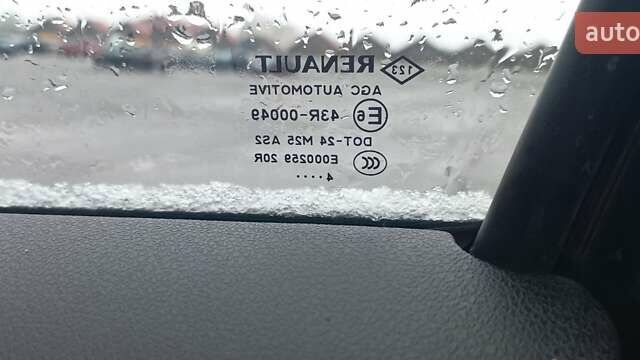 Черный Рено Сценик, объемом двигателя 1.46 л и пробегом 150 тыс. км за 10999 $, фото 18 на Automoto.ua