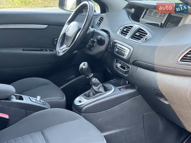 Рено Сценик 2015 в Виннице на Automoto.ua Черный Рено Сценик, объемом двигателя 1.46 л и пробегом 210 тыс. км за 10250 $, фото 46 на Automoto.ua