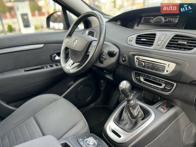 Чорний Рено Сценік, об'ємом двигуна 1.5 л та пробігом 210 тис. км за 10399 $, фото 34 на Automoto.ua