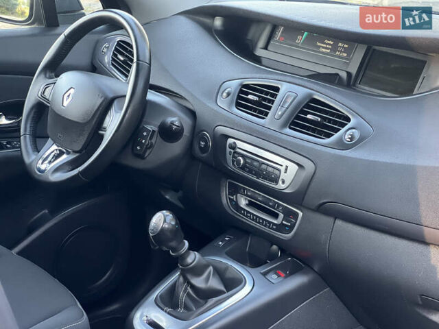 Рено Сценик 2015 в Виннице на Automoto.ua Черный Рено Сценик, объемом двигателя 1.46 л и пробегом 210 тыс. км за 10250 $, фото 50 на Automoto.ua