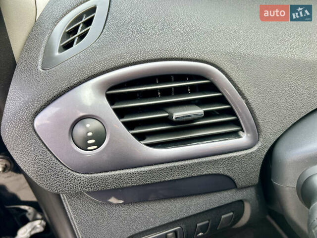 Чорний Рено Сценік, об'ємом двигуна 1.5 л та пробігом 210 тис. км за 10399 $, фото 30 на Automoto.ua