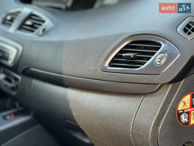 Рено Сценик 2015 в Виннице на Automoto.ua Черный Рено Сценик, объемом двигателя 1.46 л и пробегом 210 тыс. км за 10250 $, фото 51 на Automoto.ua