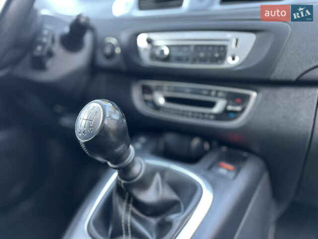 Рено Сценик 2015 в Виннице на Automoto.ua Черный Рено Сценик, объемом двигателя 1.46 л и пробегом 210 тыс. км за 10250 $, фото 53 на Automoto.ua