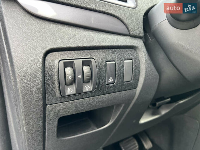 Чорний Рено Сценік, об'ємом двигуна 1.5 л та пробігом 210 тис. км за 10399 $, фото 28 на Automoto.ua