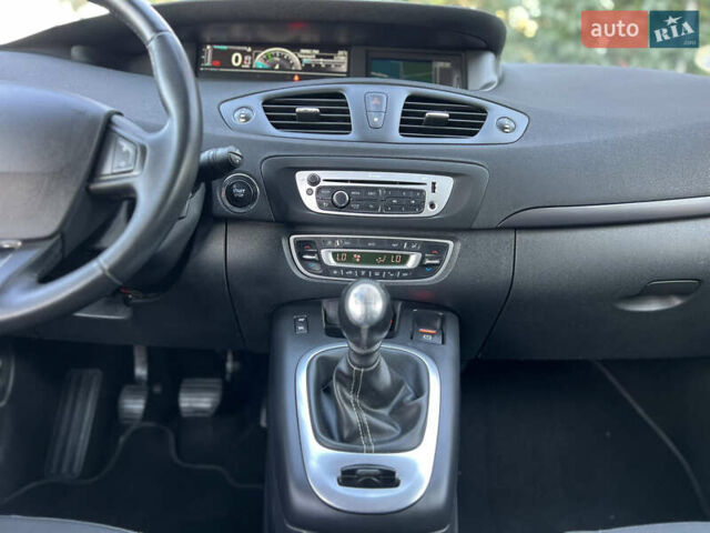 Рено Сценик 2015 в Виннице на Automoto.ua Черный Рено Сценик, объемом двигателя 1.46 л и пробегом 210 тыс. км за 10250 $, фото 69 на Automoto.ua