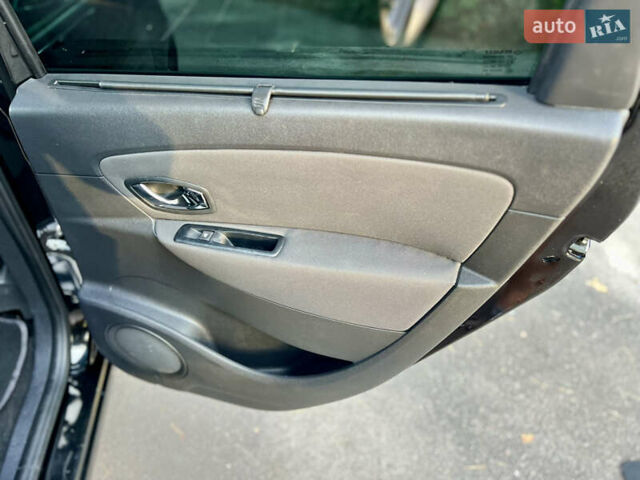 Рено Сценик 2015 в Виннице на Automoto.ua Черный Рено Сценик, объемом двигателя 1.46 л и пробегом 210 тыс. км за 10250 $, фото 57 на Automoto.ua