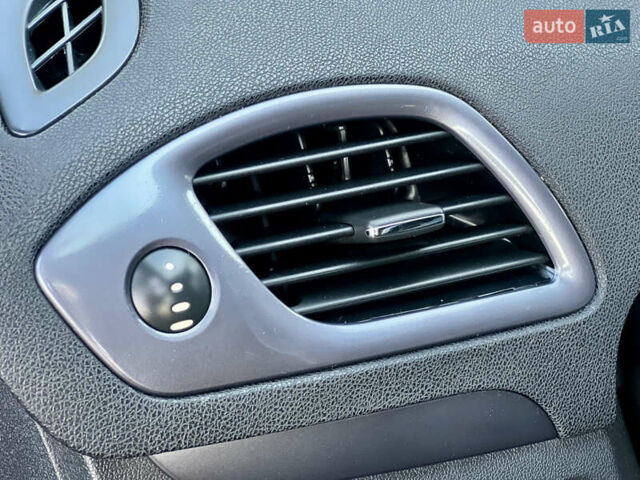 Рено Сценик 2015 в Виннице на Automoto.ua Черный Рено Сценик, объемом двигателя 1.46 л и пробегом 210 тыс. км за 10250 $, фото 42 на Automoto.ua