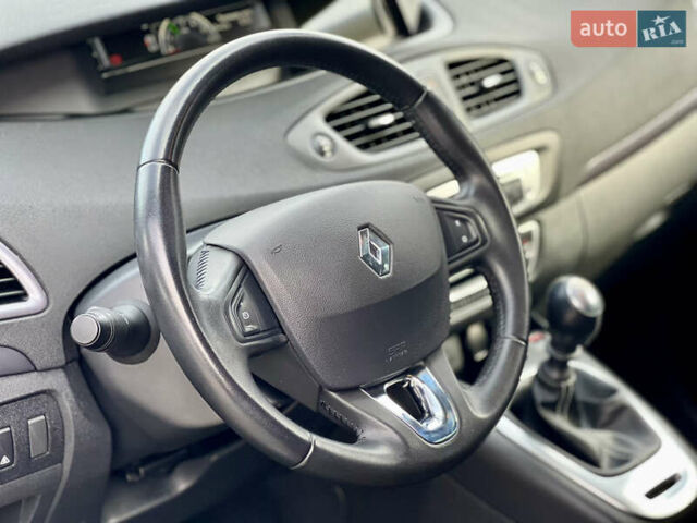 Чорний Рено Сценік, об'ємом двигуна 1.5 л та пробігом 210 тис. км за 10399 $, фото 27 на Automoto.ua