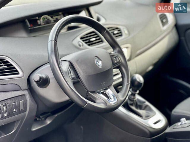 Чорний Рено Сценік, об'ємом двигуна 1.5 л та пробігом 210 тис. км за 10399 $, фото 26 на Automoto.ua