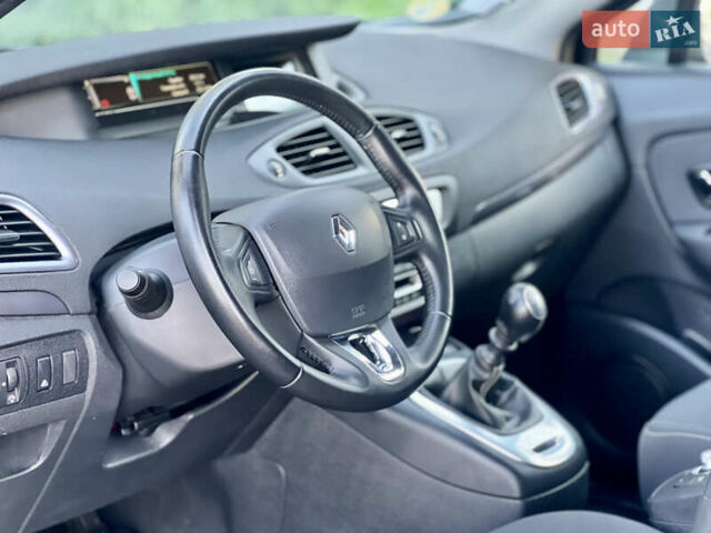 Рено Сценик 2015 в Виннице на Automoto.ua Черный Рено Сценик, объемом двигателя 1.46 л и пробегом 210 тыс. км за 10250 $, фото 39 на Automoto.ua