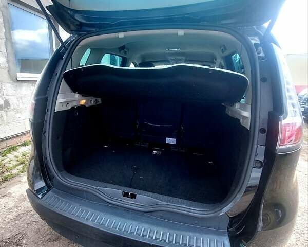 Черный Рено Сценик, объемом двигателя 1.5 л и пробегом 240 тыс. км за 9400 $, фото 5 на Automoto.ua