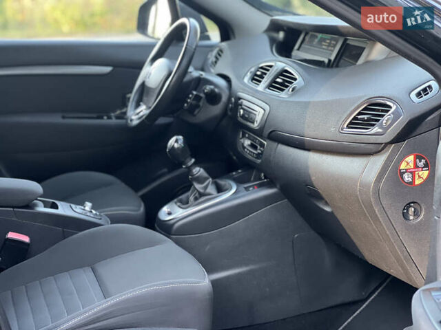 Рено Сценик 2015 в Виннице на Automoto.ua Черный Рено Сценик, объемом двигателя 1.46 л и пробегом 210 тыс. км за 10250 $, фото 45 на Automoto.ua