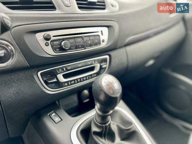 Чорний Рено Сценік, об'ємом двигуна 1.5 л та пробігом 210 тис. км за 10399 $, фото 49 на Automoto.ua