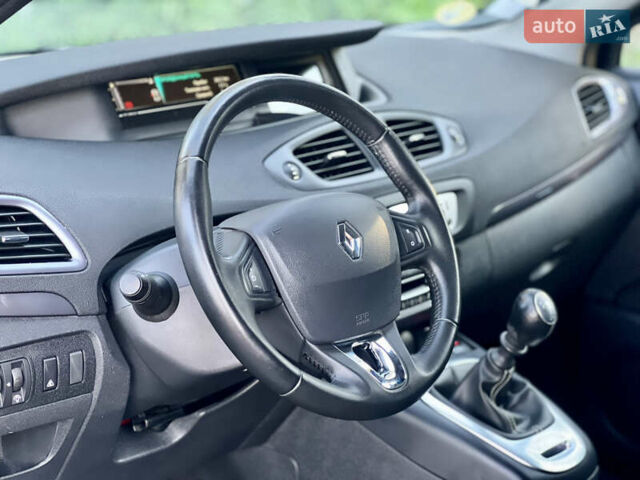 Рено Сценик 2015 в Виннице на Automoto.ua Черный Рено Сценик, объемом двигателя 1.46 л и пробегом 210 тыс. км за 10250 $, фото 37 на Automoto.ua