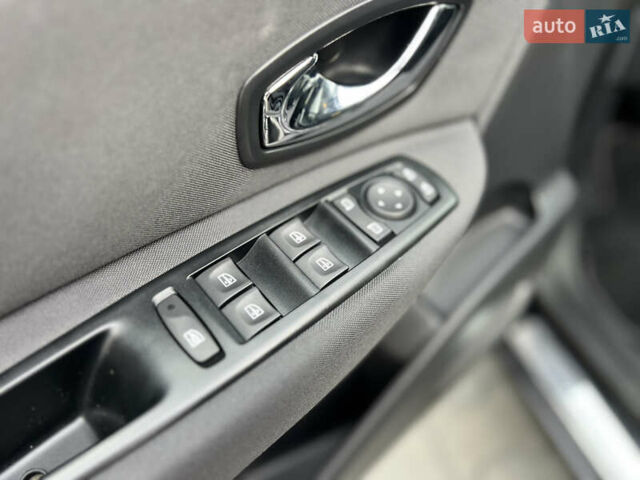 Чорний Рено Сценік, об'ємом двигуна 1.5 л та пробігом 210 тис. км за 10399 $, фото 29 на Automoto.ua