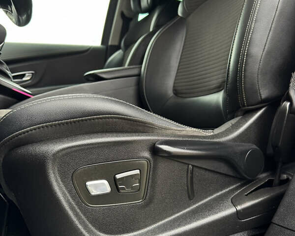 Черный Рено Сценик, объемом двигателя 1.6 л и пробегом 190 тыс. км за 15499 $, фото 46 на Automoto.ua