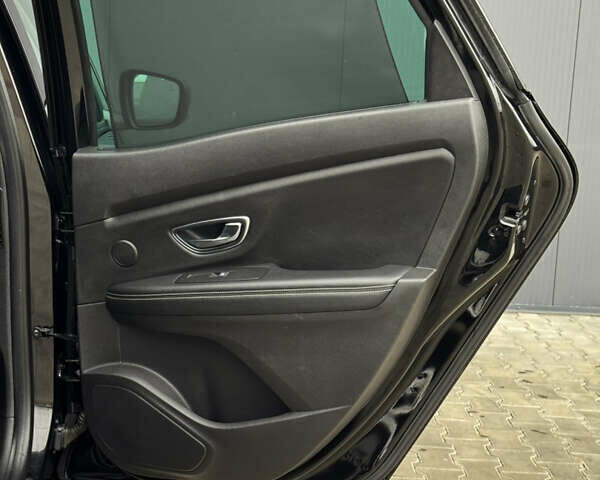 Черный Рено Сценик, объемом двигателя 1.6 л и пробегом 190 тыс. км за 15299 $, фото 59 на Automoto.ua