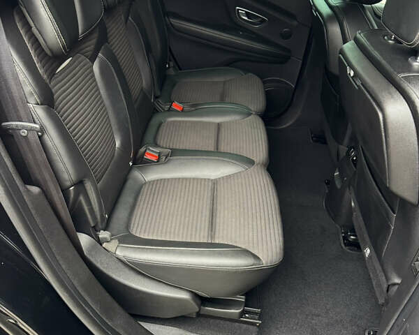 Черный Рено Сценик, объемом двигателя 1.6 л и пробегом 190 тыс. км за 15299 $, фото 60 на Automoto.ua