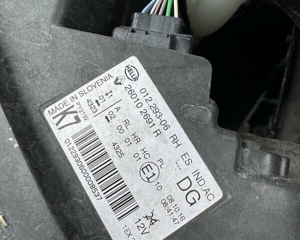 Черный Рено Сценик, объемом двигателя 1.6 л и пробегом 190 тыс. км за 15299 $, фото 76 на Automoto.ua