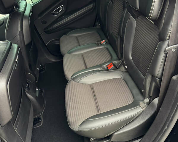 Черный Рено Сценик, объемом двигателя 1.6 л и пробегом 190 тыс. км за 15299 $, фото 57 на Automoto.ua