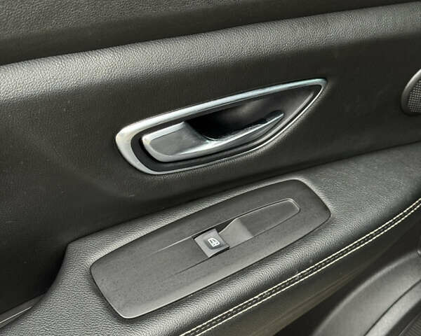 Черный Рено Сценик, объемом двигателя 1.6 л и пробегом 190 тыс. км за 15299 $, фото 56 на Automoto.ua